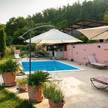 The Shire Apartman Poljane